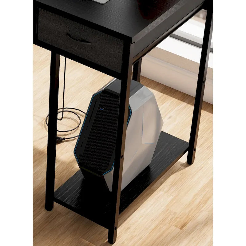 Bureau d'ordinateur moderne avec 7 tiroirs et station d'alimentation intégrée pour les jeux, les études ou l'aménagement d'un bureau à domicile.