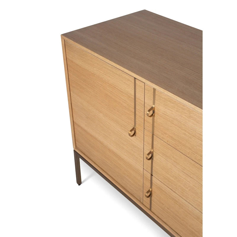 Buffet moderne en placage de chêne avec pieds en acier inoxydable