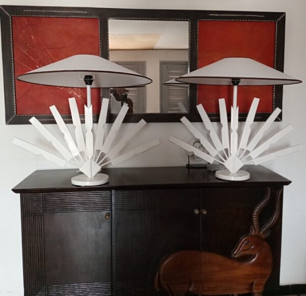 Buffet gazelle, 2 lampes et 1 miroir.